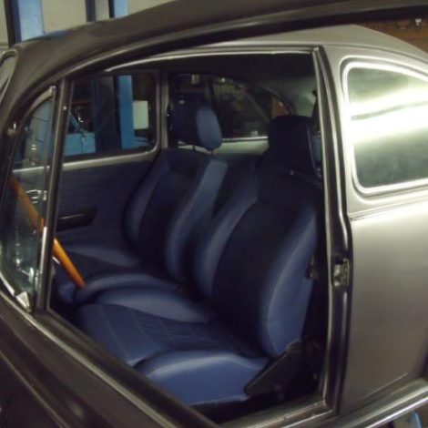 Neue Polster in altem VW Käfer